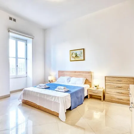 Charming Maltese Maisonette Appartement Sliema