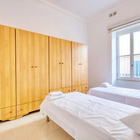 Daire Charming Maltese Maisonette Sliema