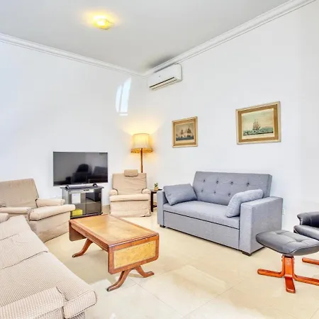 Charming Maltese Maisonette Sliema