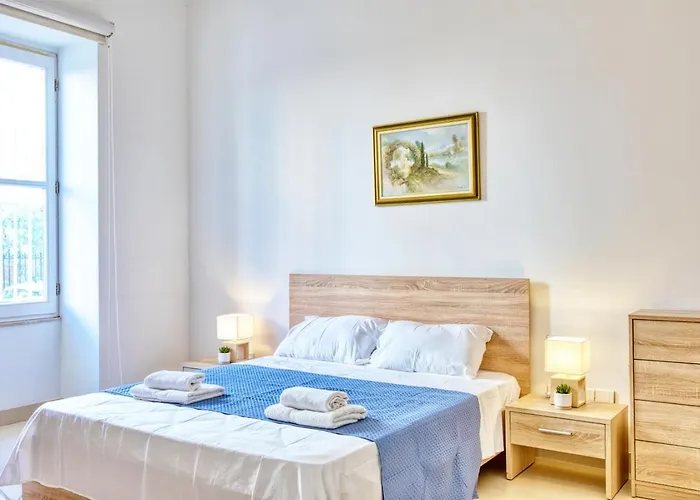 Daire Charming Maltese Maisonette