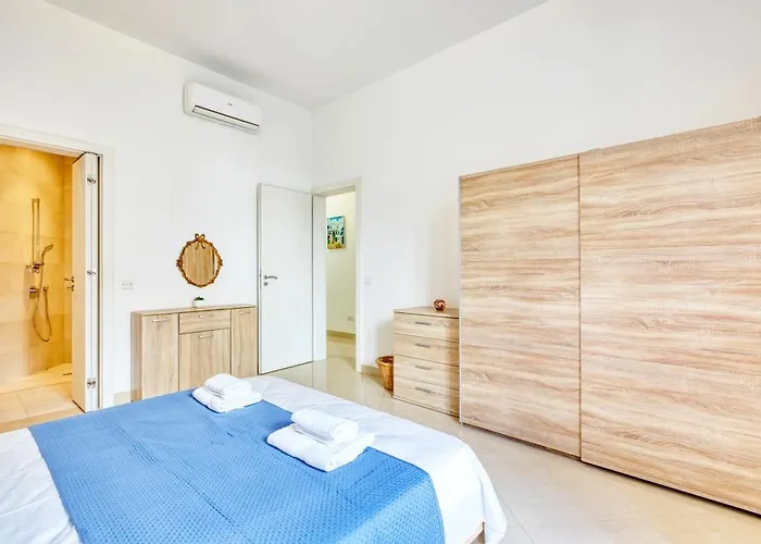 Apartment Charming Maltese Maisonette