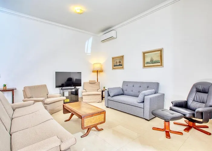 Charming Maltese Maisonette Sliema
